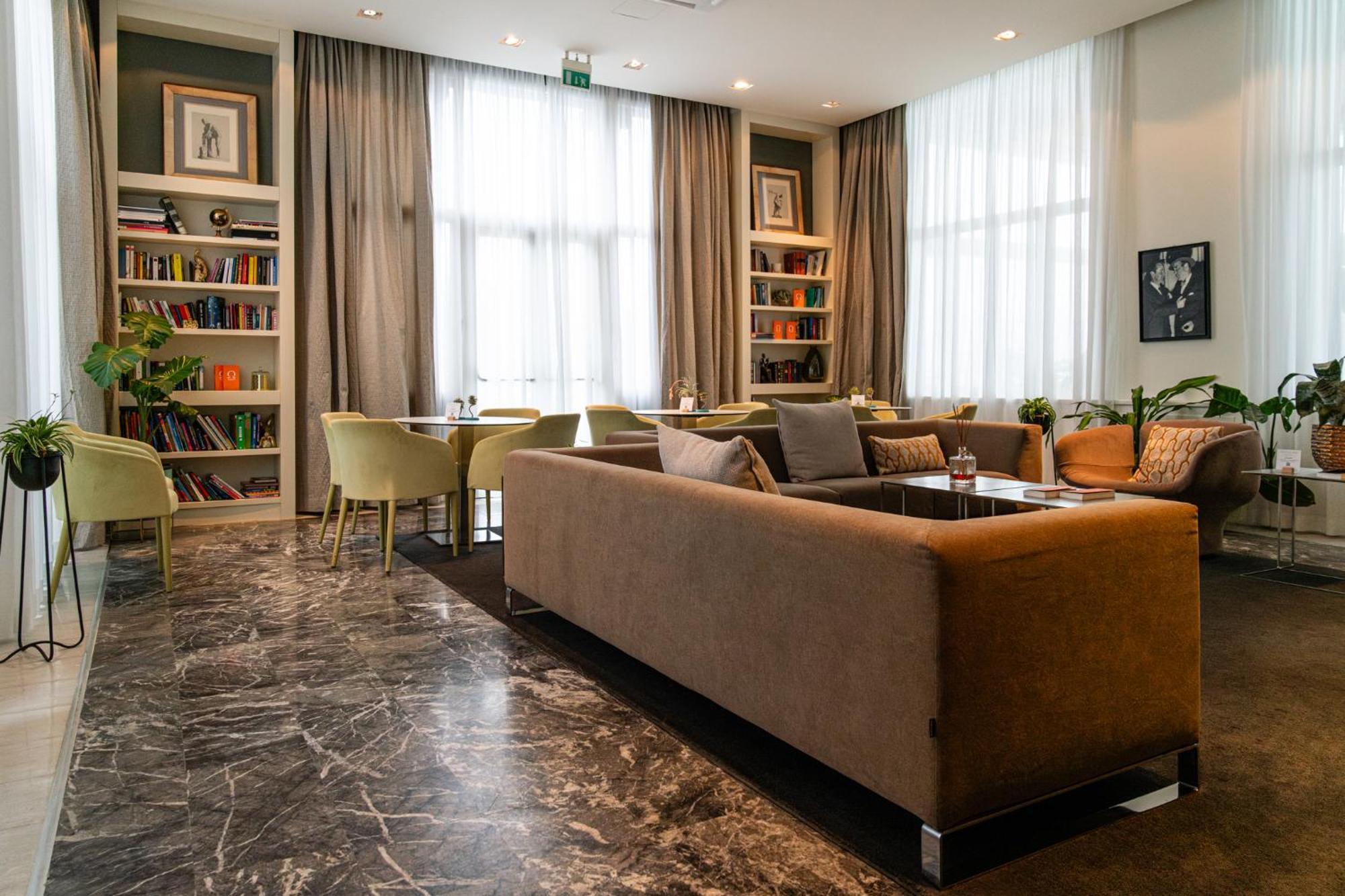 Araba Fenice Hotel อีเซโอ ภายนอก รูปภาพ